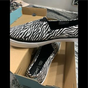 Toms size 9 BRAND NEW